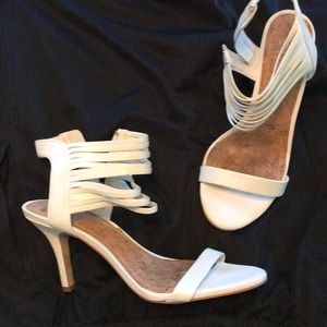 Gianni Bini white strappy heals